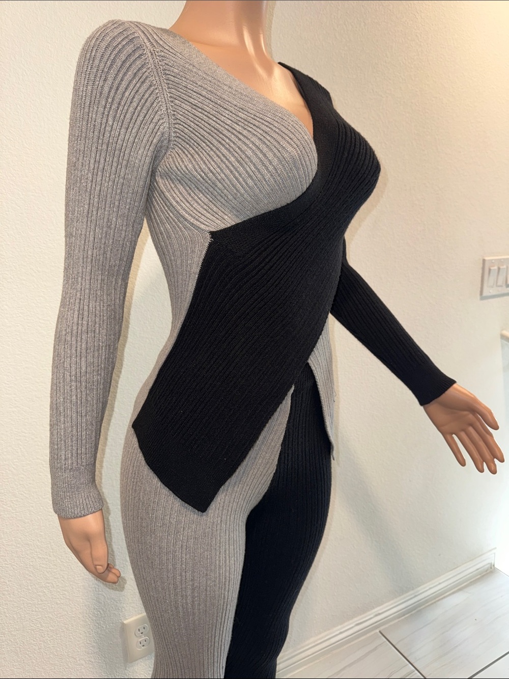 Two-Tone Ribbed Knit Set - Black & Gray - Picture 3 of 6